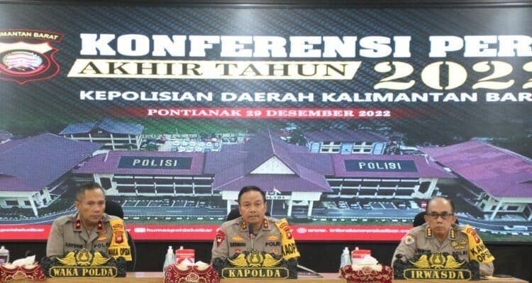 Press conference di ruang Graha Khatulistiwa, Lantai 3, Jalan Jenderal Ahmad Yani, Kota Pontianak, Kamis (29/12/2022) pagi. (Foto: Polda Kalbar For KalbarOnline.com)