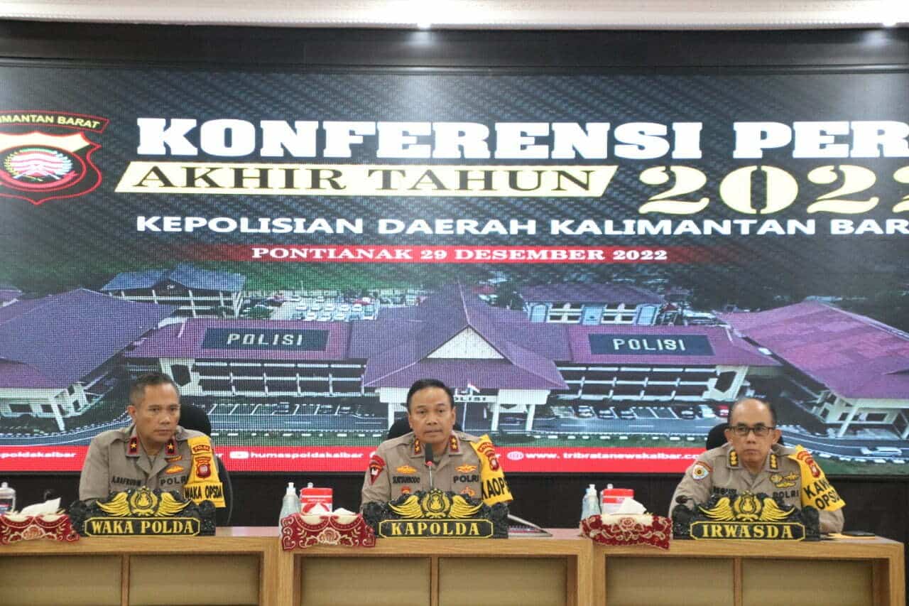 Press conference di ruang Graha Khatulistiwa, Lantai 3, Jalan Jenderal Ahmad Yani, Kota Pontianak, Kamis (29/12/2022) pagi. (Foto: Polda Kalbar For KalbarOnline.com)
