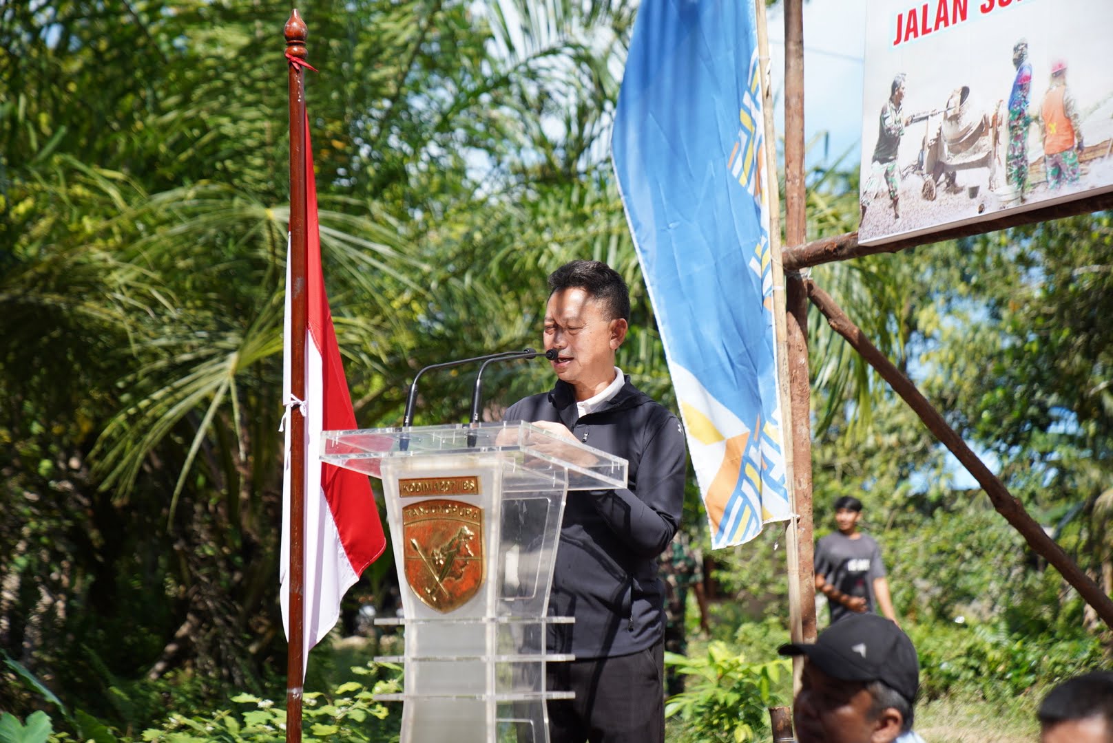 Wali Kota Pontianak, Edi Rusdi Kamtono memberikan sambutan saat meresmikan Jalan Sungai Selamat B. (Foto: Prokopim For KalbarOnline.com)
