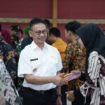 Wali Kota Pontianak, Edi Rusdi Kamtono menyampaikan ucapan selamat kepada para PPK yang telah dilantik. (Foto: Prokopim For KalbarOnline.com)