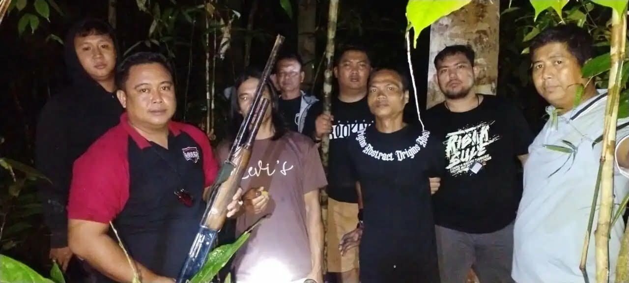 Senjata softgun yang dibawa Ruslan ditemukan di hutan, Desa Sekubang, Kecamatan Sepauk, Kabupaten Sintang, Selasa (10/1/2023). (Foto: Jauhari)