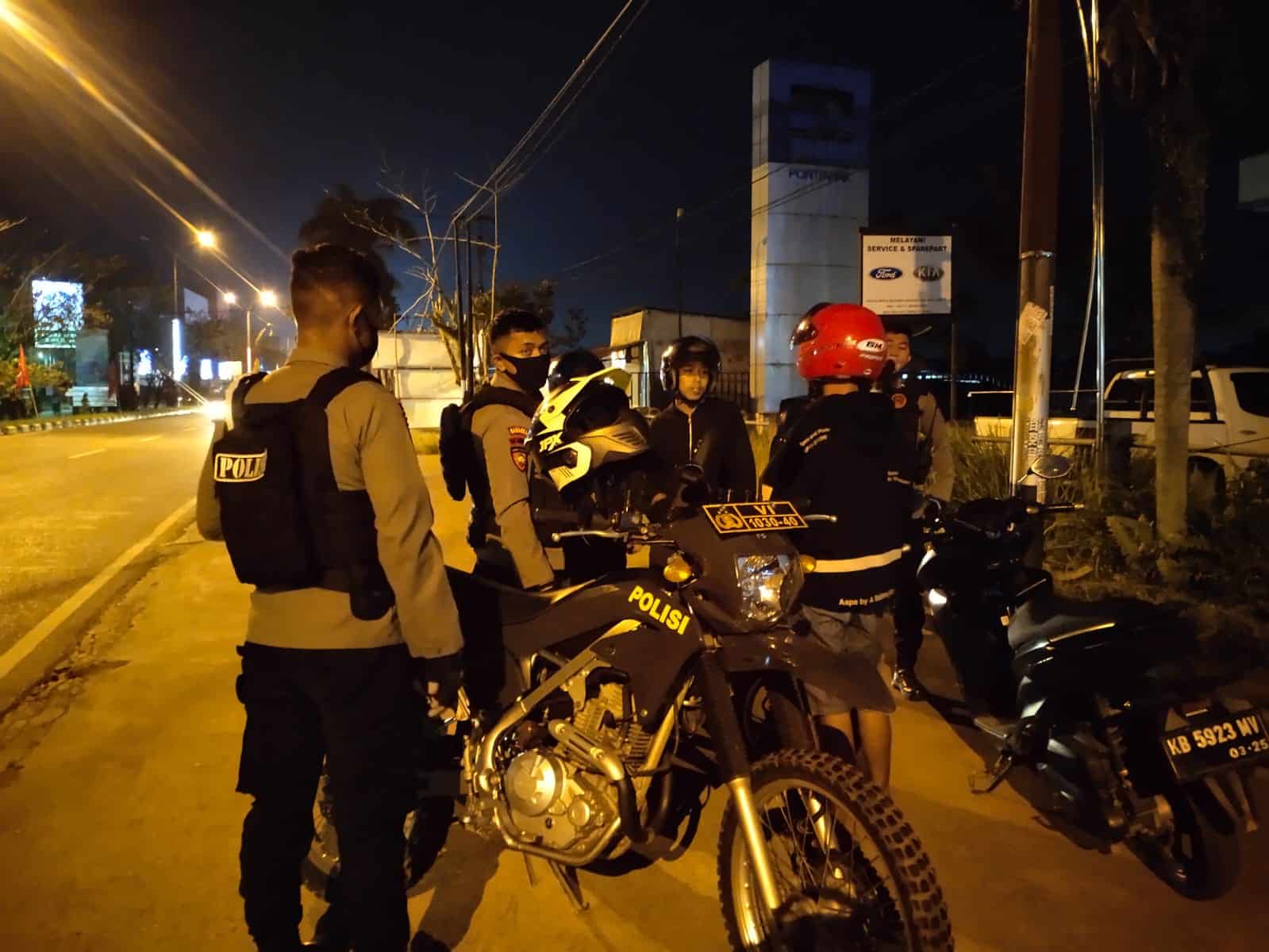 Jajaran personel Polres Kubu Raya melakukan patroli KRYD guna menekan tren kriminalitas. (Foto: Jauhari)