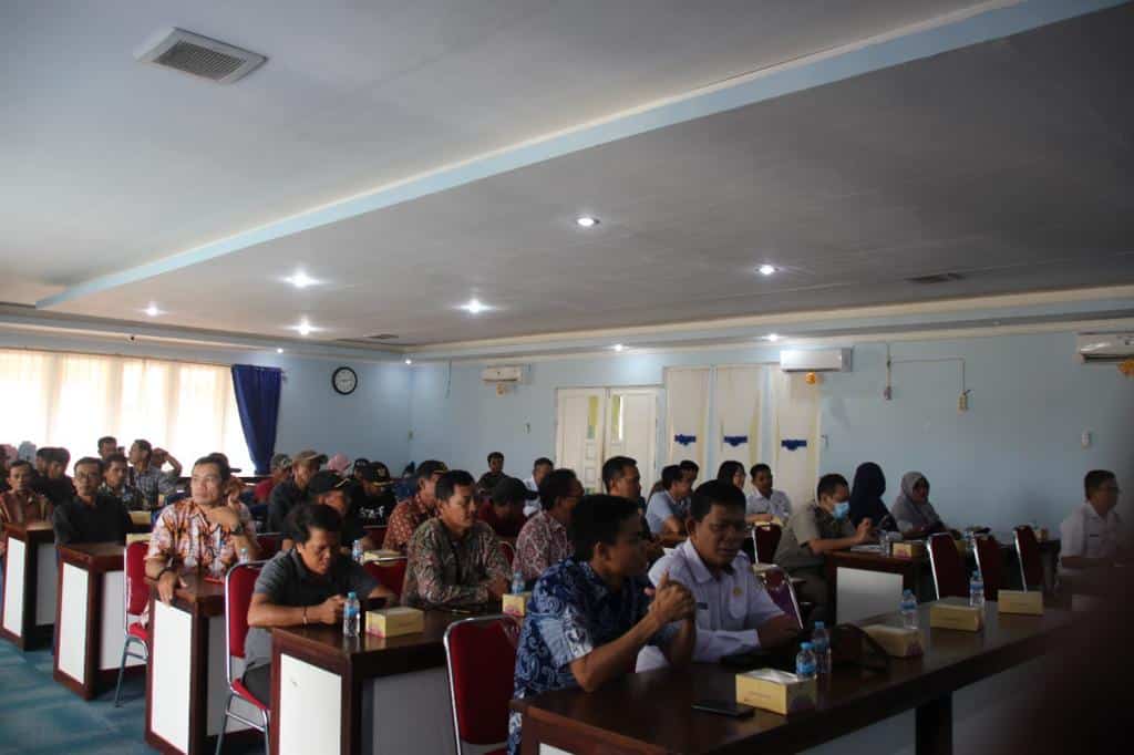 Rapat penyelesaian MoU di Aula Kantor Bappeda Kabupaten Kapuas Hulu, Rabu (18/01/2023), tanpa dihadiri oleh pihak PT RAP. (Foto: Ishaq)