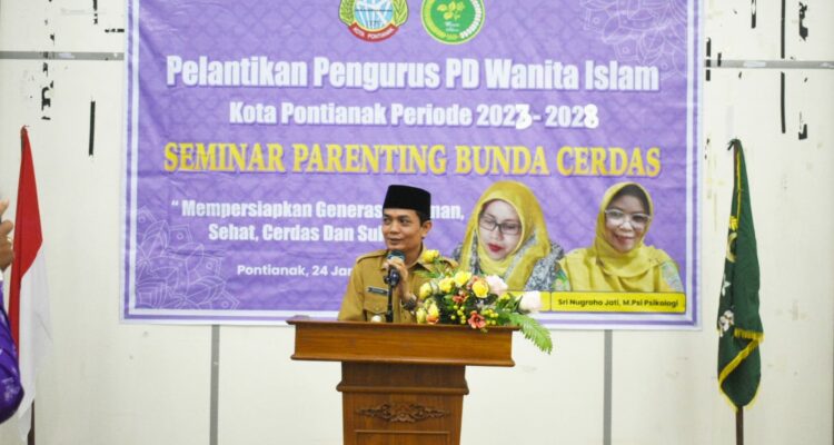 Wakil Wali Kota Pontianak, Bahasan memberikan sambutan pada acara pelantikan PD Wanita Islam Kota Pontianak periode 2023 - 2028. (Foto: Prokopim For KalbarOnline.com)