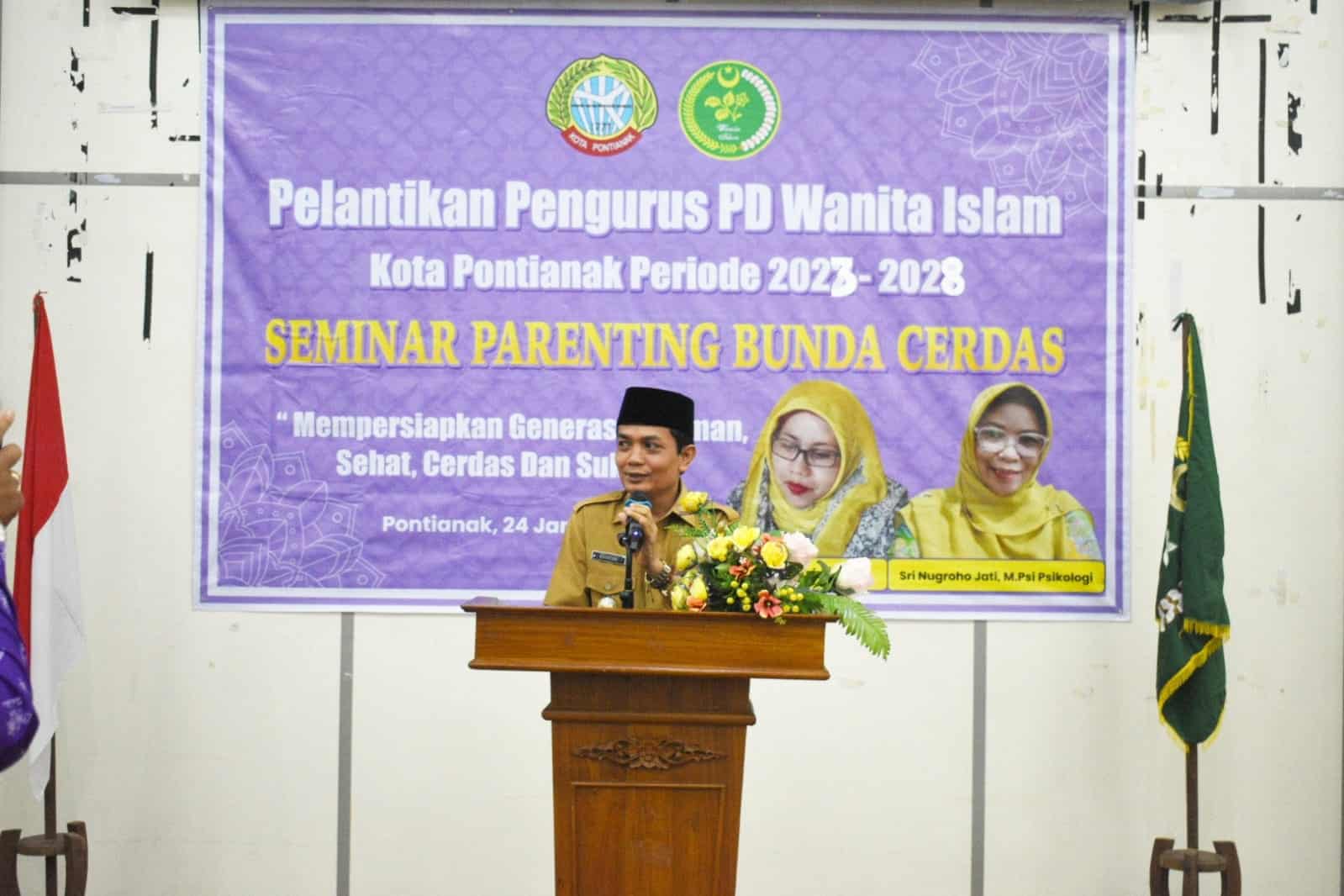 Wakil Wali Kota Pontianak, Bahasan memberikan sambutan pada acara pelantikan PD Wanita Islam Kota Pontianak periode 2023 - 2028. (Foto: Prokopim For KalbarOnline.com)