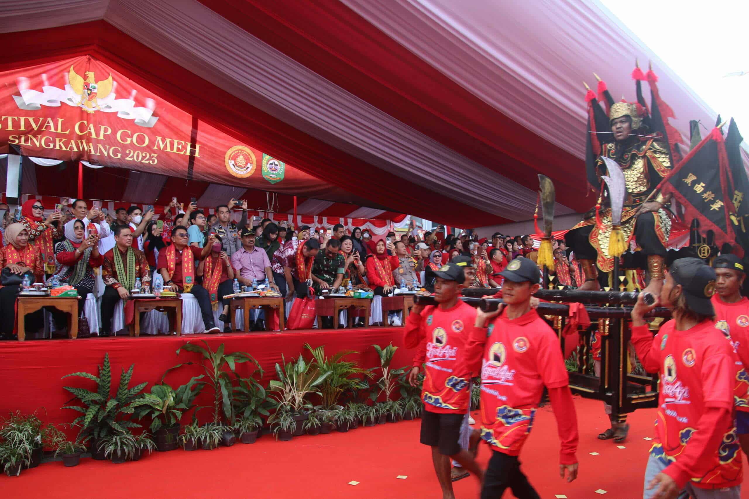 Pawai Tatung menjadi salah satu rangkaian dalam Festival Cap Go Meh 2574 tahun 2023 di Kota Singkawang. (Foto: Biro Adpim For KalbarOnline.com)