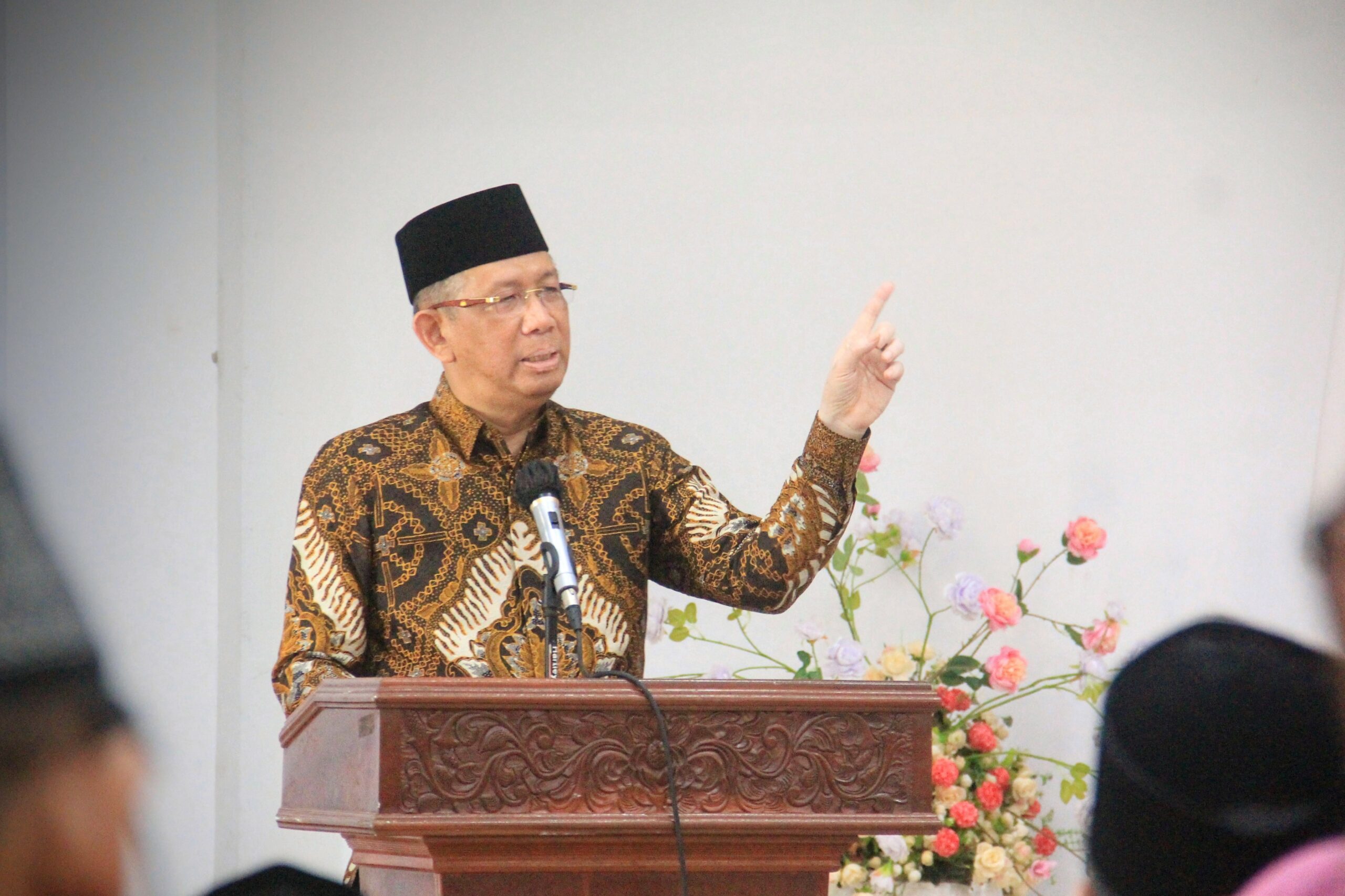 Gubernur Kalbar, Sutarmidji memberikan sambutan dalam Musda MUI Kalbar ke IX tahun 2023, di Aula Rumah Adat Melayu Kabupaten Mempawah, Sabtu (11/02/2023). (Foto: Biro Adpim For KalbarOnline.com)