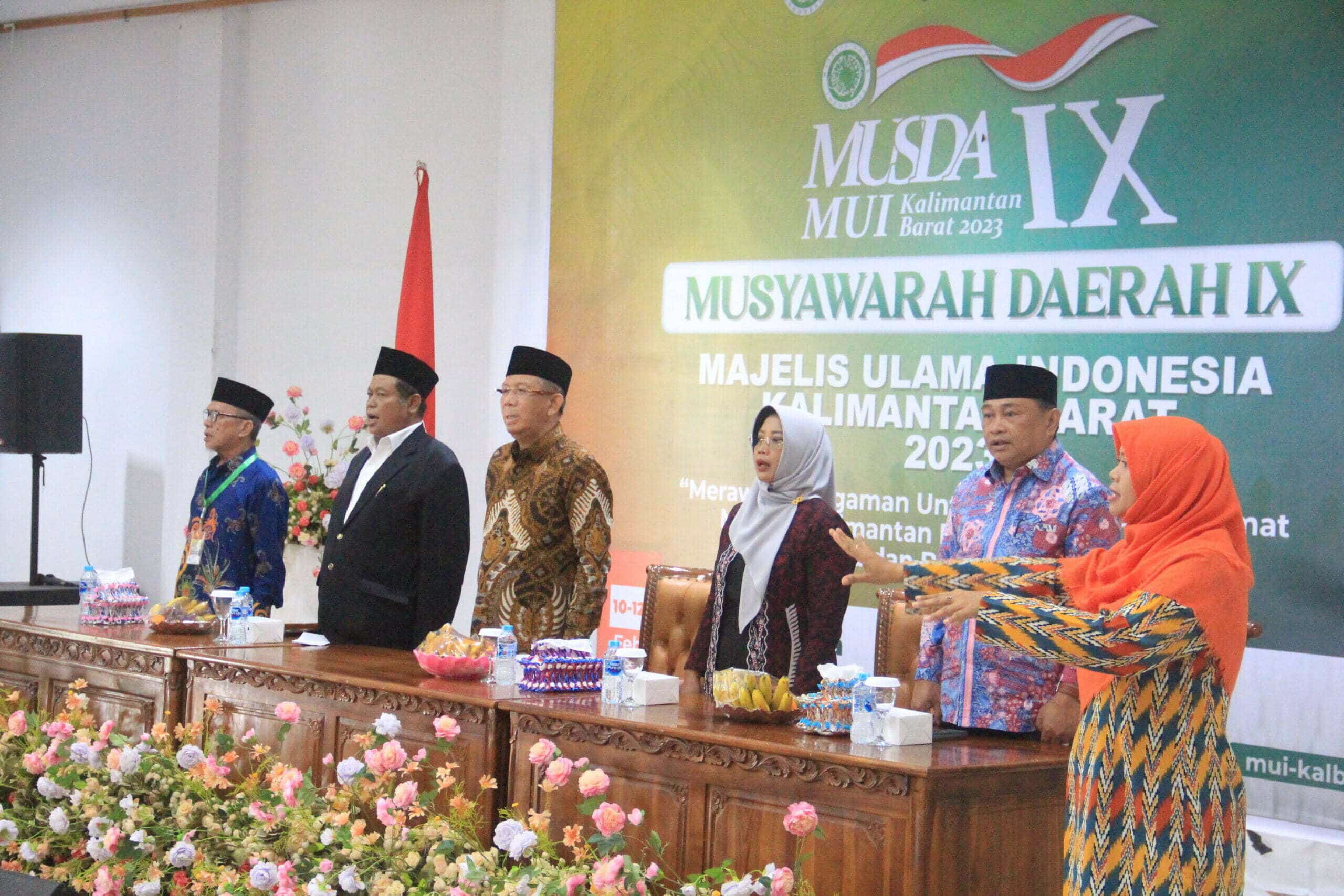 Gubernur Kalbar, Sutarmidji menghadiri Musda MUI Kalbar ke IX tahun 2023, di Aula Rumah Adat Melayu Kabupaten Mempawah, Sabtu (11/02/2023). (Foto: Biro Adpim For KalbarOnline.com)
