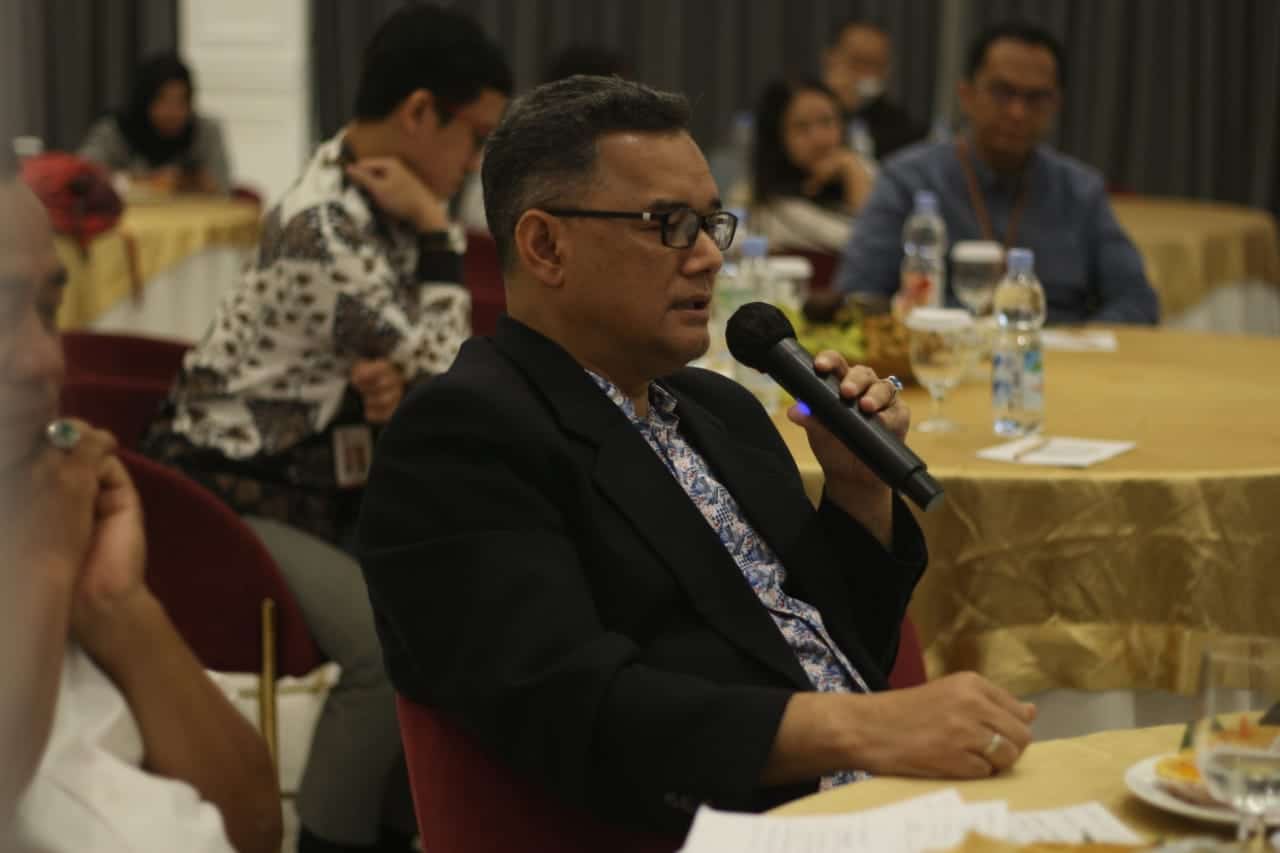 Anggota DPRD Kota Pontianak, Zulfydar Zaidar Mochtar saat menghadiri lokakarya yang digelar oleh Fojekha di Hotel Maestro Pontianak, Jumat (03/02/2023). (Foto: Jauhari)