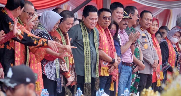 Menteri BUMN, Erick Thohir menghadiri puncak perayaan Cap Go Meh di Kota Singkawang. (Foto: Jauhari)