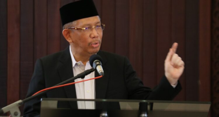 Gubernur Kalimantan Barat, Sutarmidji memberikan kata sambutan dalam acara pembukaan Muswil Muhammadiyah ke-15 dan Aisyiyah ke-11 Kalbar, di Aula Pendopo Gubernur Kalbar, Sabtu (04/02/2023). (Foto: Biro Adpim For KalbarOnline.com)