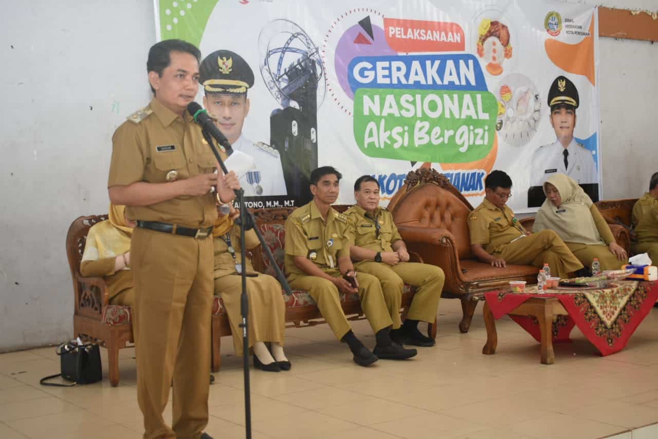Wakil Wali Kota Pontianak, Bahasan memberikan sambutan pada Gerakan Aksi Bergizi di SMPN 21 Pontianak Timur. (Foto: Prokopim For KalbarOnline.com)