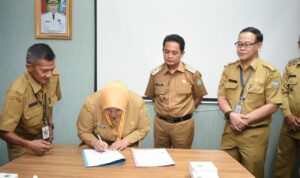 Penandatanganan kerja sama antara DP2KBP3A Kota Pontianak dengan RSUD Sultan Syarif Mohamad Alkadrie Kota Pontianak. (Foto: Prokopim For KalbarOnline.com)