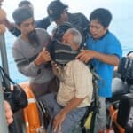 Matak (63 tahun), warga Dusun Baru, Kecamatan Belitung Timur ditemukan selamat usai terjatuh dari KM Sabuk Nusantara 30 di perairan Karimata. (Foto: Tim SAR)