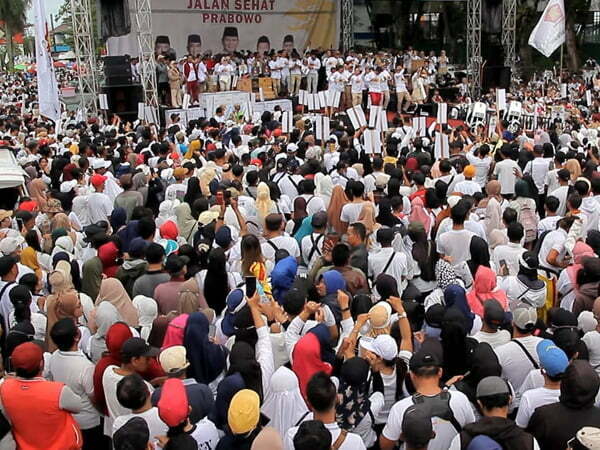 Puluhan Ribu Masyarakat Kalbar Tumpah di Alun-Alun Kapuas, Rayakan HUT Partai Gerindra bersama Prabowo Subianto