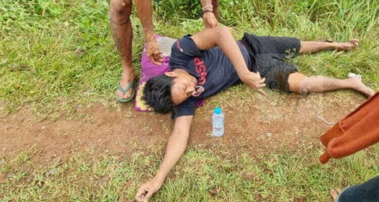 Salah satu korban kecelakaan di Jalan Trans Kalimantan, kilometer 60, Dusun Kijang Berantai, Desa Teluk Bakung, Kecamatan Sui Ambawang. (Foto: Jauhari)