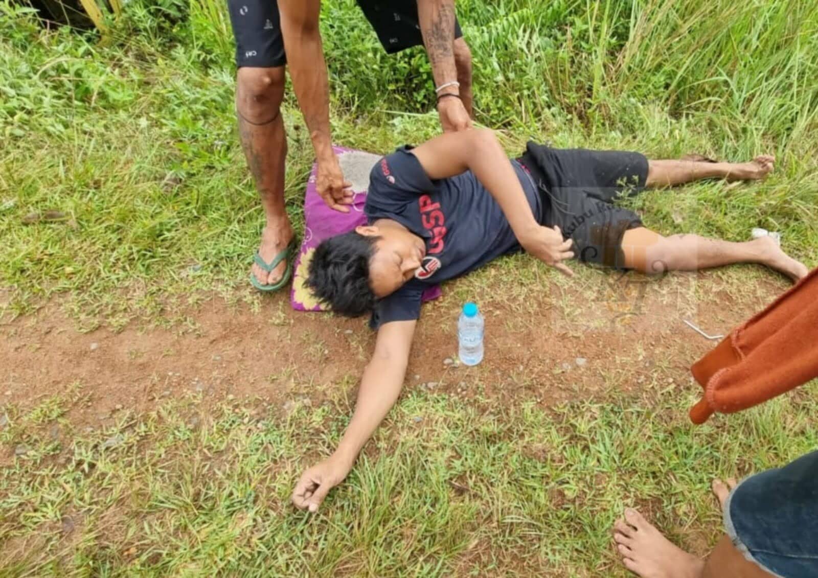 Salah satu korban kecelakaan di Jalan Trans Kalimantan, kilometer 60, Dusun Kijang Berantai, Desa Teluk Bakung, Kecamatan Sui Ambawang. (Foto: Jauhari)