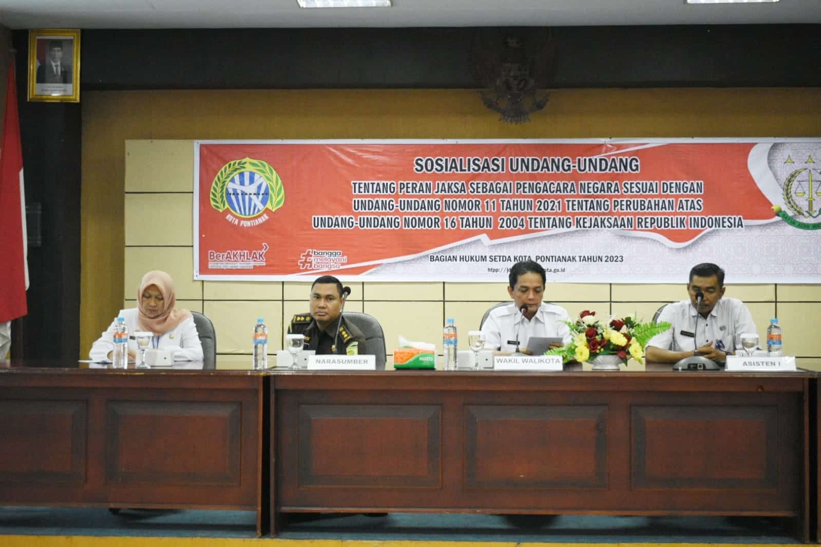 Wakil Wali Kota Pontianak, Bahasan membuka kegiatan sosialisasi tentang Peran Jaksa sebagai Pengacara Negara. (Foto: Prokopim For KalbarOnline.com)