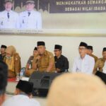 Bupati Kayong Utara, Citra Dunai memberikan kata sambutan pada peringatan Isra Mikraj Nabi Muhammad SAW 1444 H, di Aula Istana Rakyat, Sukadana, Selasa (07/03/2023). (Foto: Prokopim)