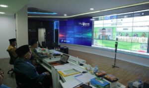 Wali Kota Pontianak, Edi Rusdi Kamtono menjadi narasumber pada workshop Capacity Building TPID se-Jawa Tengah melalui zoom meeting. (Foto: Prokopim/Kominfo For KalbarOnline.com)