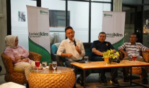 Wali Kota Pontianak, Edi Rusdi Kamtono menjadi keynote speaker dalam talkshow membahas isu perubahan iklim. (Foto: Prokopim For KalbarOnline.com)