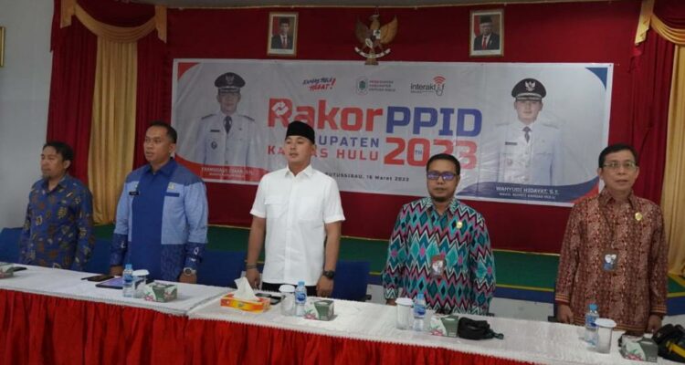 Wakil Bupati Kapuas Hulu, Wahyudi Hidayat menghadiri Rapat Koordinasi PPID Kabupaten Kapuas Hulu 2023, di Aula Bank Kalbar Putussibau, Kamis (16/03/2023). (Foto: Ishaq)