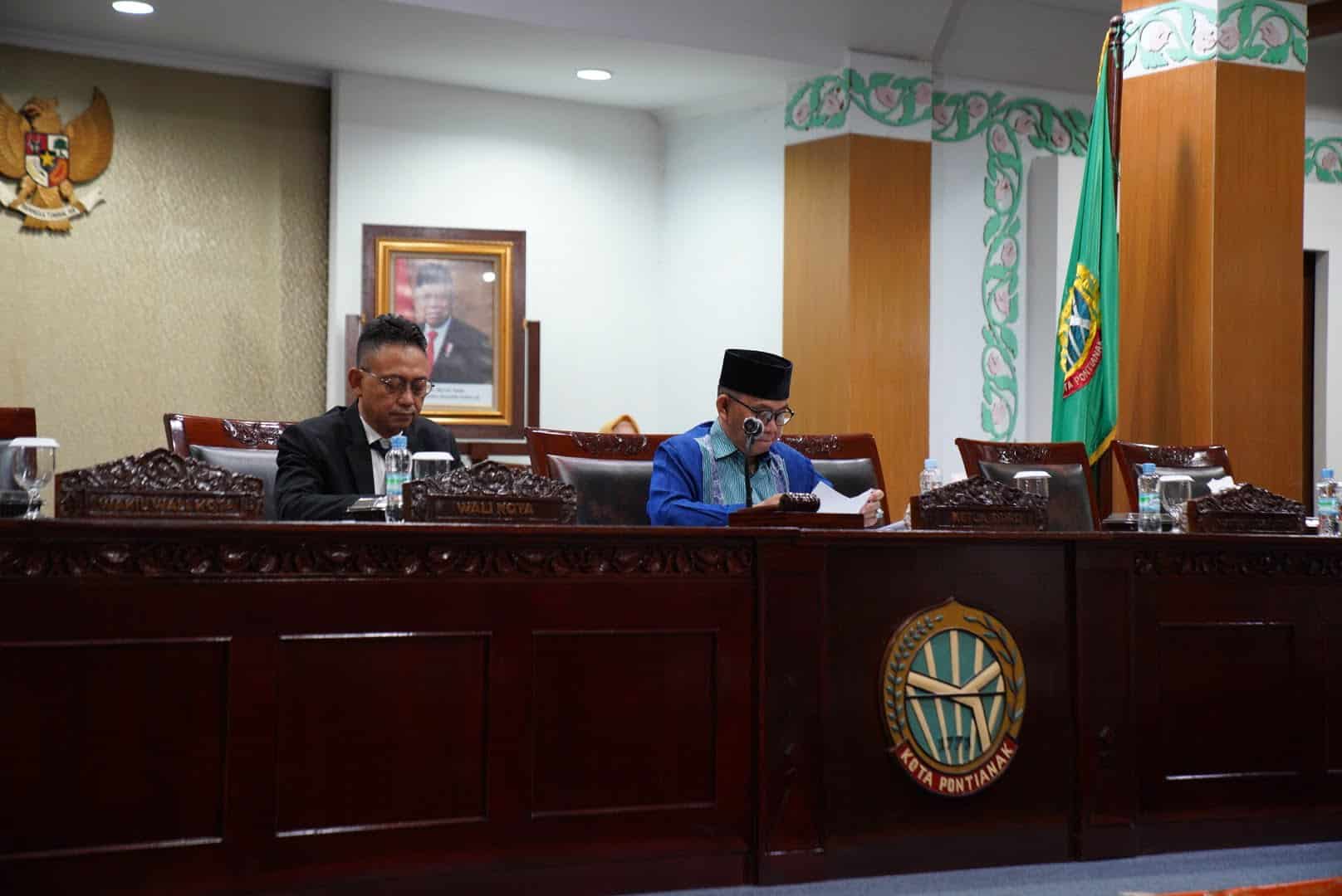 Penjelasan umum usulan Raperda di DPRD Kota Pontianak. (Foto: Prokopim For KalbarOnline.com)