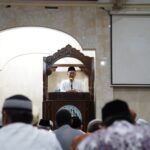 Wali Kota Pontianak, Edi Rusdi Kamtono menyampaikan tausiyah singkat pada rangkaian Safari Ramadhan di Masjid Al Muhtadin Untan. (Foto: Prokopim For KalbarOnline.com)