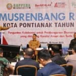 Gubernur Kalbar, Sutarmidji memberikan arahan pada Musrenbang RKPD Kota Pontianak Tahun 2024 di Aula Hotel Ibis Pontianak, Selasa (28/03/2023). (Foto Biro Adpim For KalbarOnline.com)