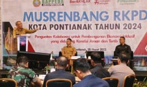 Gubernur Kalbar, Sutarmidji memberikan arahan pada Musrenbang RKPD Kota Pontianak Tahun 2024 di Aula Hotel Ibis Pontianak, Selasa (28/03/2023). (Foto Biro Adpim For KalbarOnline.com)