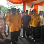 Ketua Umum Partai Hanura, Oesman Sapta Odang (OSO) tiba di lokasi acara buka puasa bersama, Jumat (14/04/2023). (Foto: Jauhari)