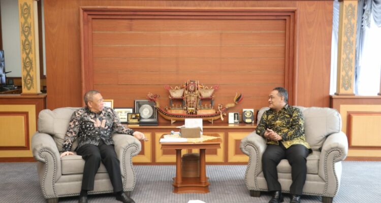 Pertemuan antara Gubernur Kalbar, Sutarmidji dengan Kepala BP2MI, Benny Rhamdani, di Kantor Gubernur Kalbar, Kota Pontianak, Jumat (14/04/2023). (Foto: Biro Adpim For KalbarOnline.com)