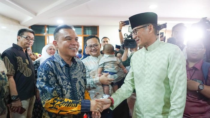 Sandiaga Uno berkunjung ke rumah dinas Wakil Ketua DPR RI Fraksi Gerindra, Dasco, di Kuningan, Jakarta Selatan, Minggu (23/04/2023). (Foto: Dok/Istimewa)