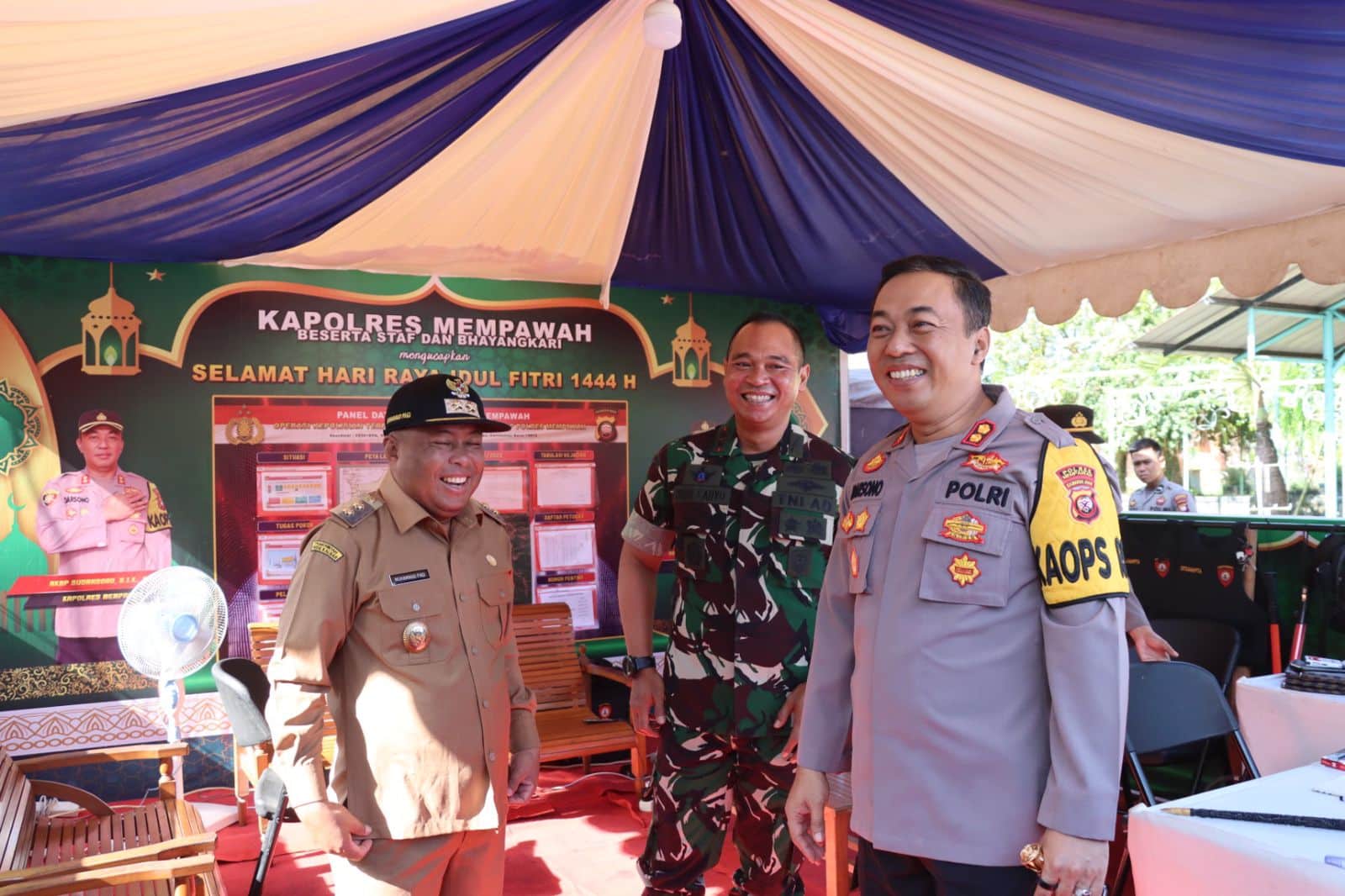 Kapolres Mempawah, AKBP Sudarsono, Wakil Bupati Mempawah, Muhammad Pagi dan Dandim 1201/Mph, Letkol Inf Daru Cahyo Alam. (Foto: Polres Mempawah)