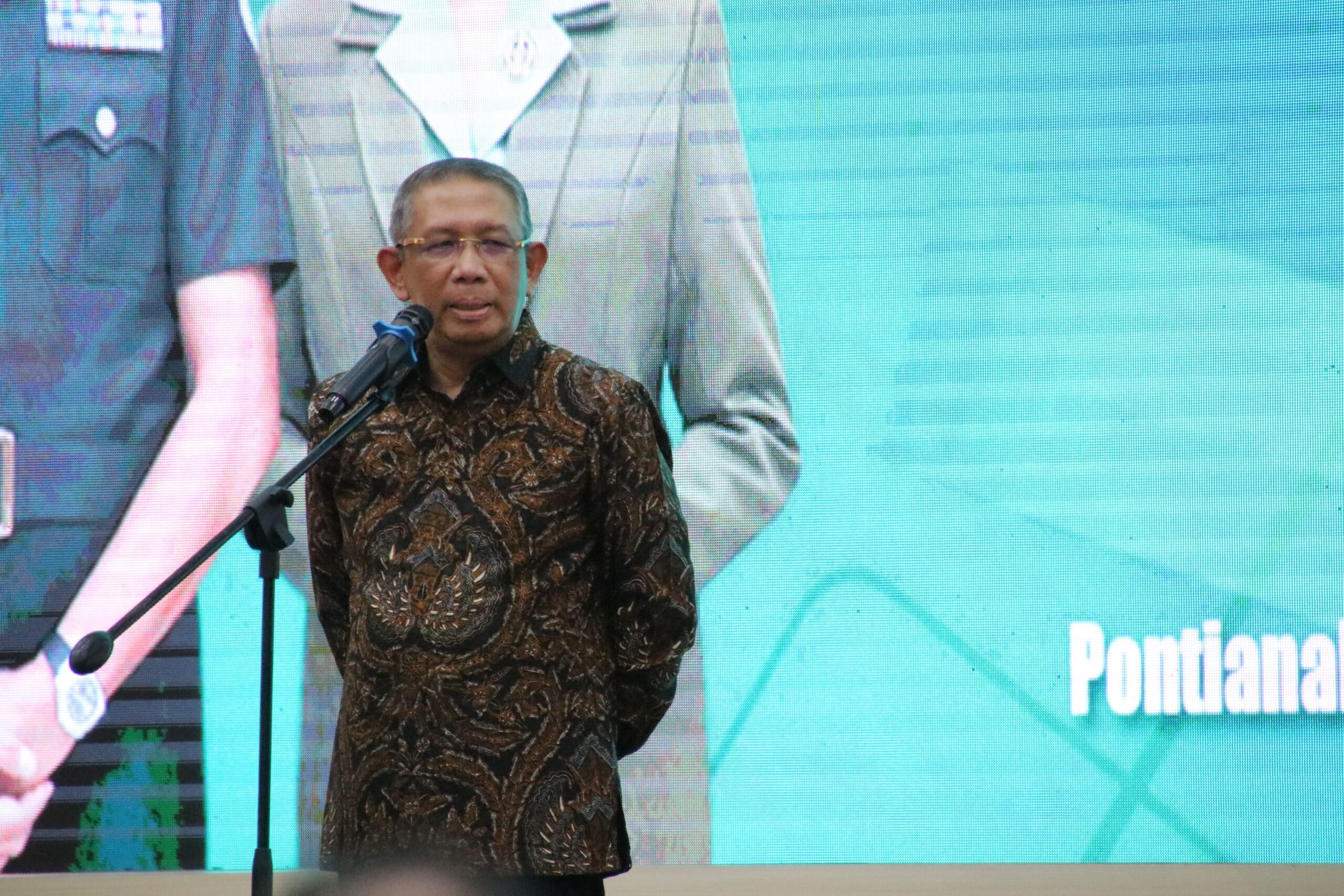 Gubernur Kalbar, Sutarmidji memberikan sambutan dalam acara Malam Lepas Sambut Pangdam XII Tanjungpura. (Foto: Biro Adpim For KalbarOnline.com)