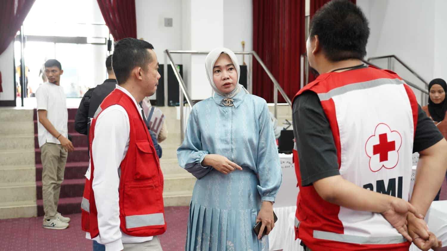 Kepala Disdikbud Provinsi Kalbar, Rita Hastarita di sela-sela kegaitan donor darah bersama PMI Kalbar. (Foto: Biro Adpim For KalbarOnline.com)