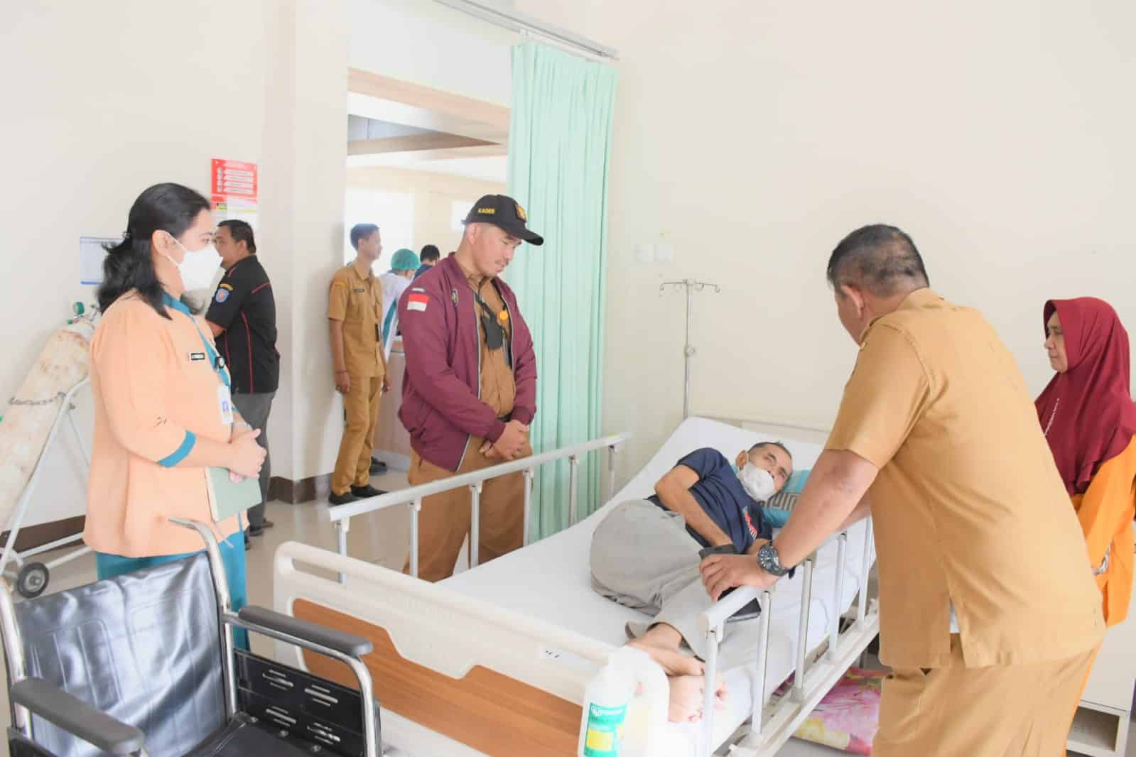 Bupati Kayong Utara, Citra Duani melakukan inspeksi mendadak (sidak) terhadap pelayanan rumah sakit. (Foto: Prokopim)
