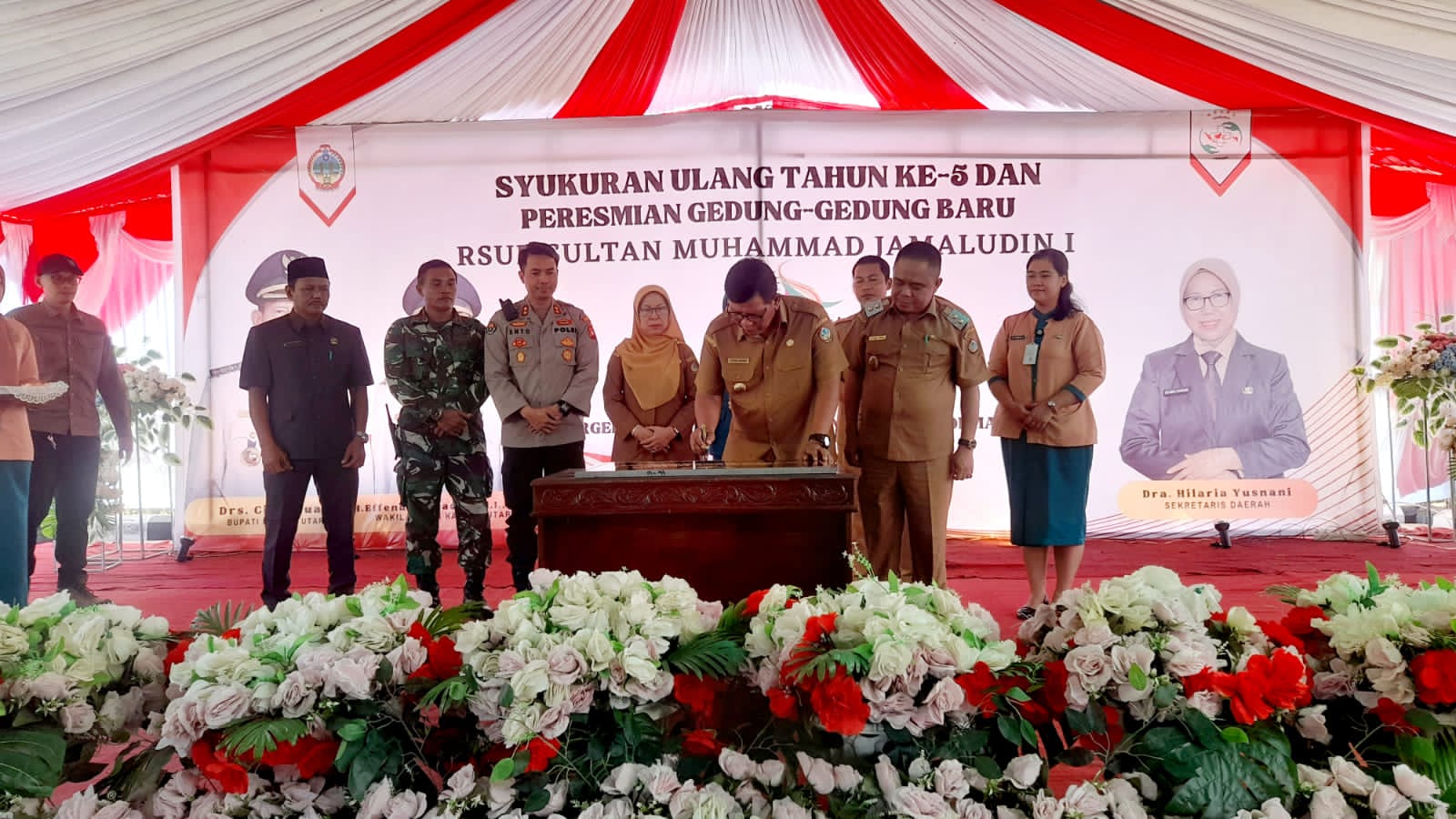 Bupati Kayong Utara, Citra Duani menghadiri peringatan HUT RSUD Sultan Muhammad Jamaludin ke-5 tahun, Kecamatan Sukadana, Selasa (09/05/2023). (Foto: Santo)