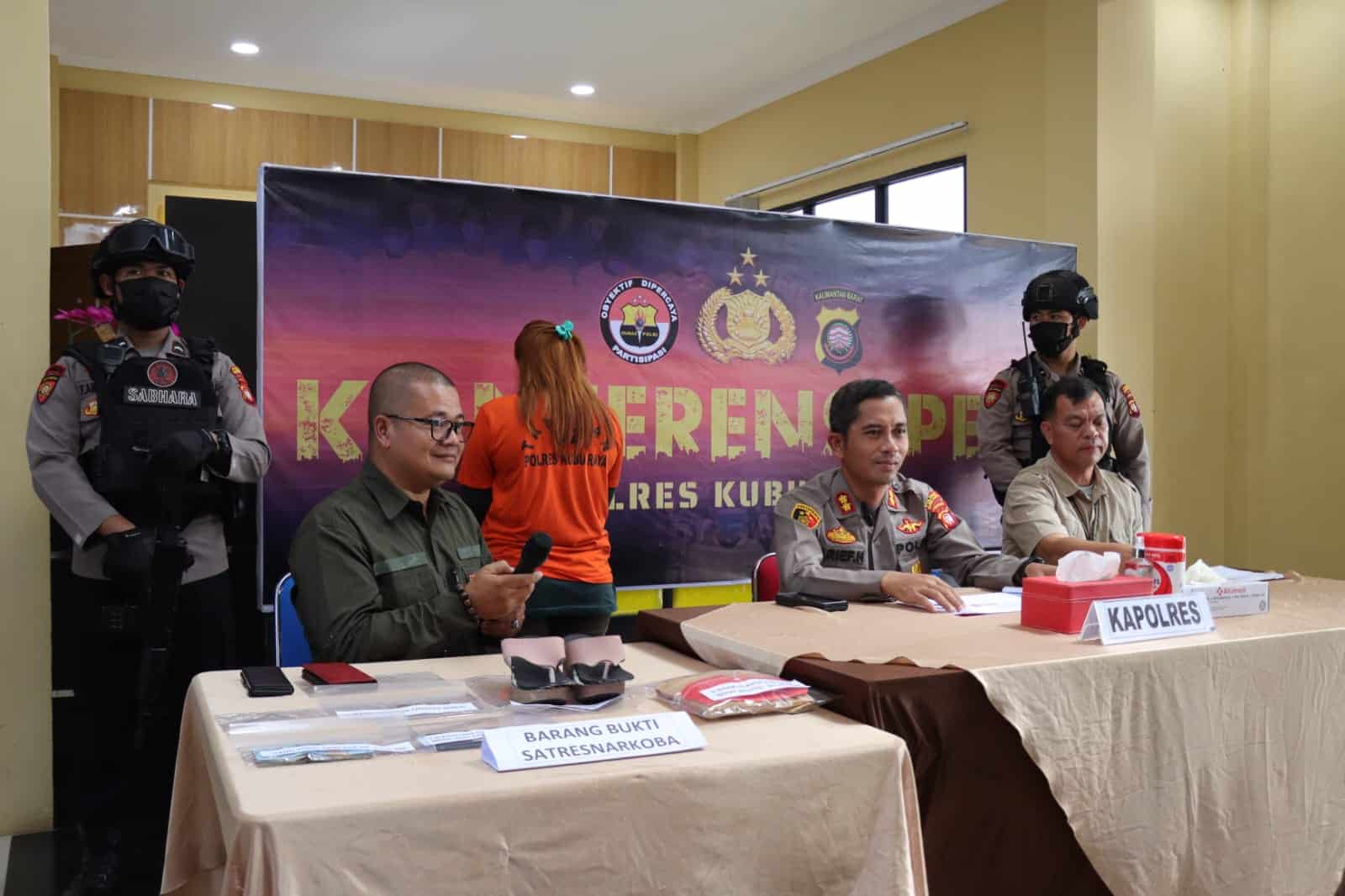 Konferensi pers di Aula Polres Kubu Raya, Selasa (09/05/23) pagi. (Foto: Jauhari)
