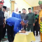 Wabup Kapuas Hulu, Wahyudi Hidayat menghadiri penetapan hari jadi Teluk Perigi Ulak Mahkota Raja Kerajaan Piasak. (Foto: Ishaq)