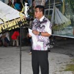 Bupati Kayong Utara, Citra Duani memberikan kata sambutan dalam acara Semah Laut di Desa Padang, Kecamatan Kepulauan Karimata, Selasa (09/05/2023). (Foto: Prokopim)