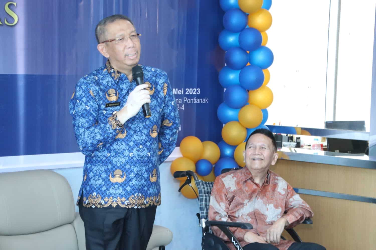 Gubernur Kalimantan Barat (Kalbar), Sutarmidji memberikan kata sambutan dalam acara peluncuran buku berjudul "Tabrani Hadi Sang Penggagas Yang Unik", di Kantor Graha Pena Pontianak Post, Rabu (17/05/2023) pagi. (Foto: Jauhari)