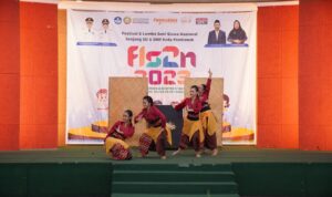 Tarian pembukaaan kegiatan FLS2N jenjang SD dan SMP se-Kota Pontianak di Gedung Pontianak Convention Center (PCC), Rabu (31/05/2023). (Foto: Indri)