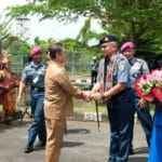 Penyambutan kedatangan Danlantamal XII yang baru, Laksma TNI Agoeng Moh Kancana S, di Bandara Supadio Kubu Raya, Selasa (20/06/2023). (Foto: Biro Adpim For KalbarOnline.com)