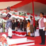 Wakil Bupati Kapuas Hulu, Wahyudi Hidayat bertindak sebagai inspektur upacara pada peringatan Hari Lahir Pancasila 1 Juni 2023. (Foto: Ishaq)