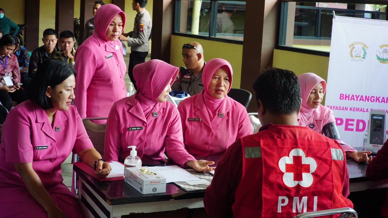 Kegiatan bakti kesehatan donor darah dilaksankan di Basement Mapolres Kapuas Hulu, Kamis (08/06/2023). (Foto: Polres Kapuas Hulu)