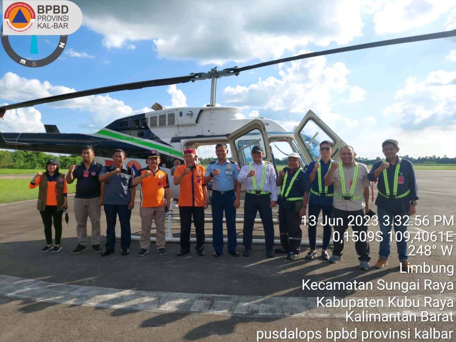 Helikopter patroli karhutla bantuan BNPB untuk wilayah Kota Pontianak dan sekitarnya. (Foto: Indri)
