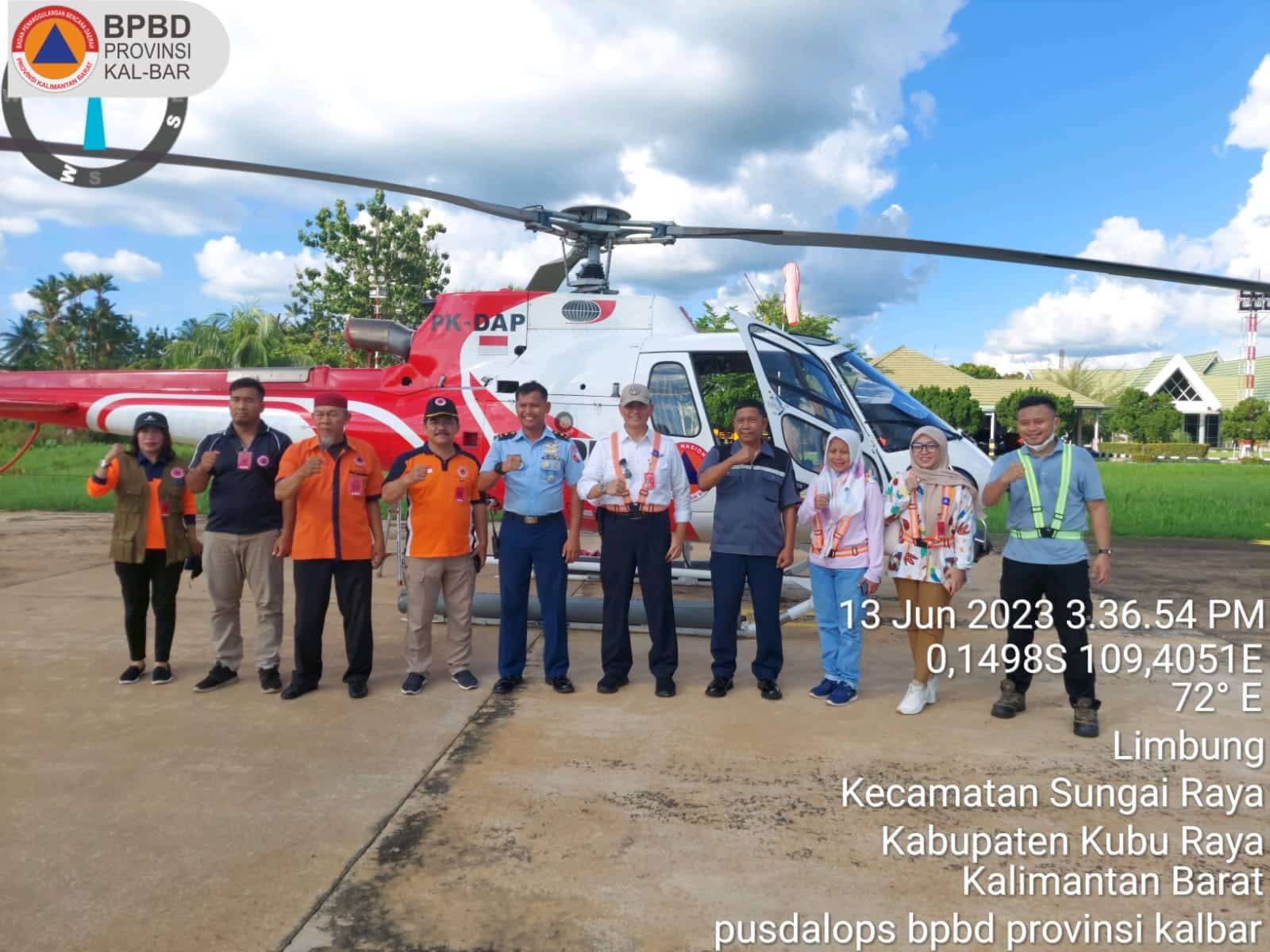 Helikopter patroli karhutla bantuan BNPB untuk wilayah Kabupaten Ketapang dan sekitarnya. (Foto: Indri)