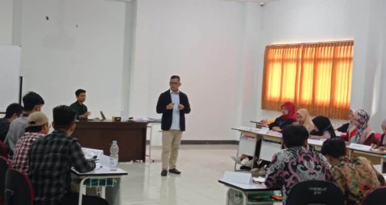 Intermediate training dengan tema "Peran dan Fungsi Pemuda Dalam Upaya Mendukung Ekonomi Berkelanjutan" di Gedung BPSDM Provinsi Kalimantan Barat. (Foto: Istimewa)
