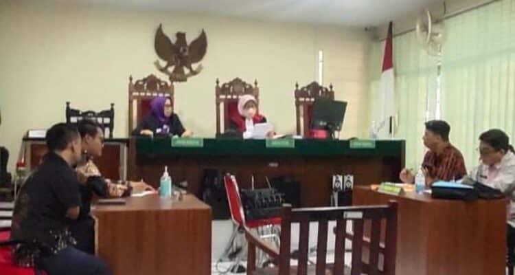 Sidang praperadilan Komisaris dan Direktur PT Sari Pati Semudun Jaya (SPSJ) di Pengadilan Negeri Pontianak, Jumat (16/06/2023). (Foto: Jauhari)